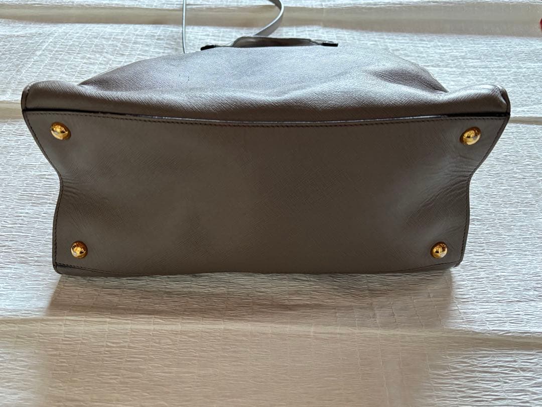 PRADA グレー レザートートバッグ