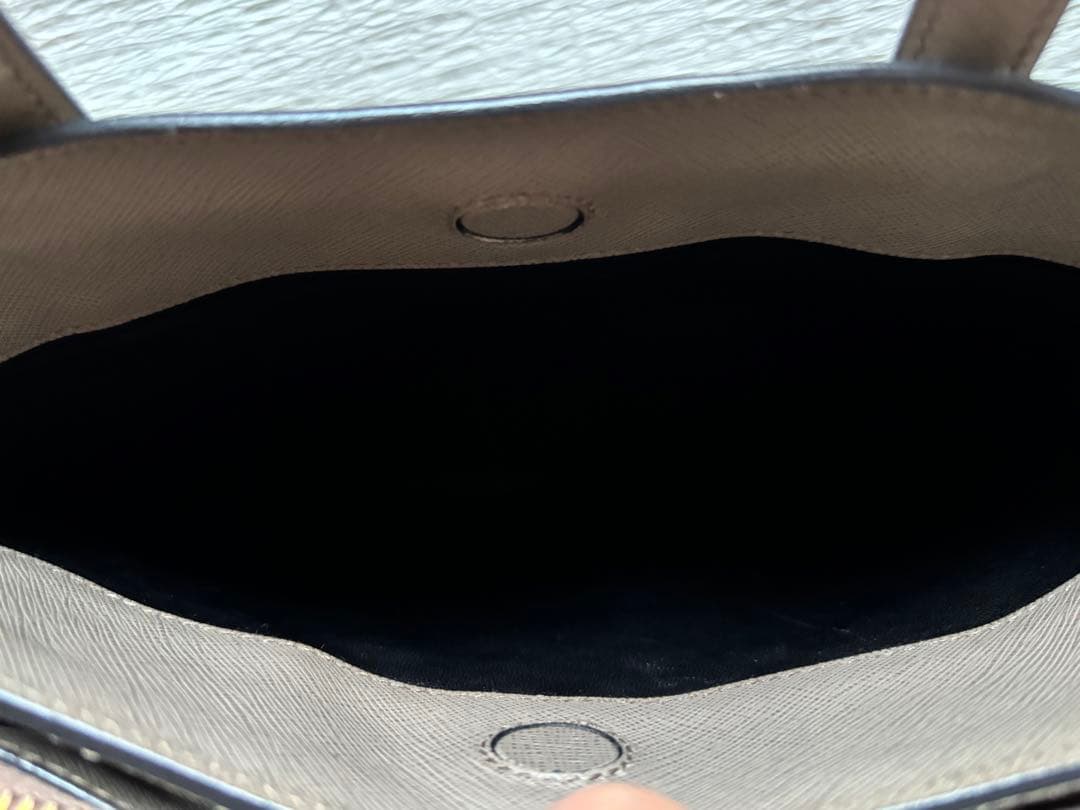 PRADA グレー レザートートバッグ