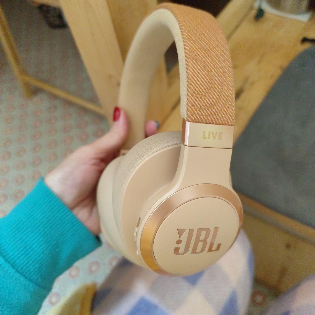 土日限定！！JBL ヘッドホン LIVE770NC サンドストーン