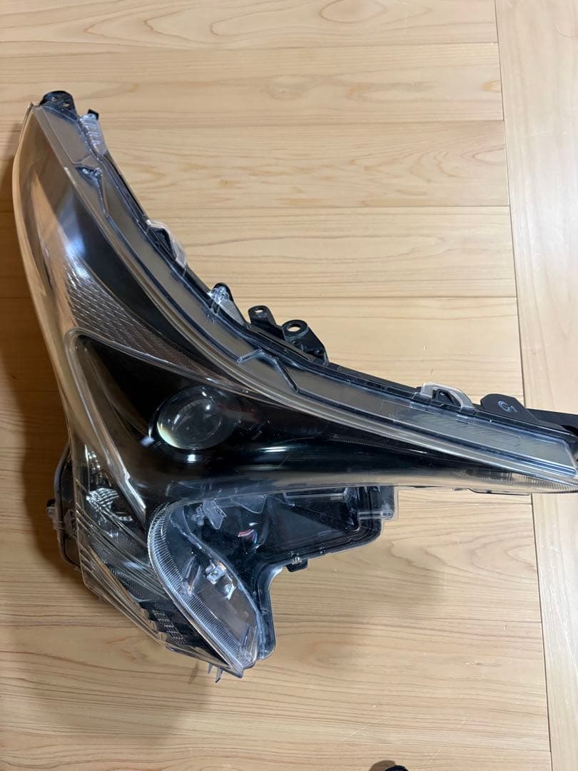 50プリウス インナーブラック　ヘッドライト