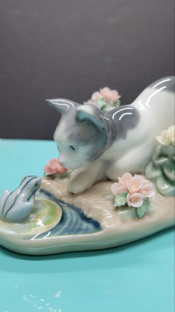 リヤドロ LLADRO にらめっこ にらみあい 猫とカエル 陶器 置物 廃盤