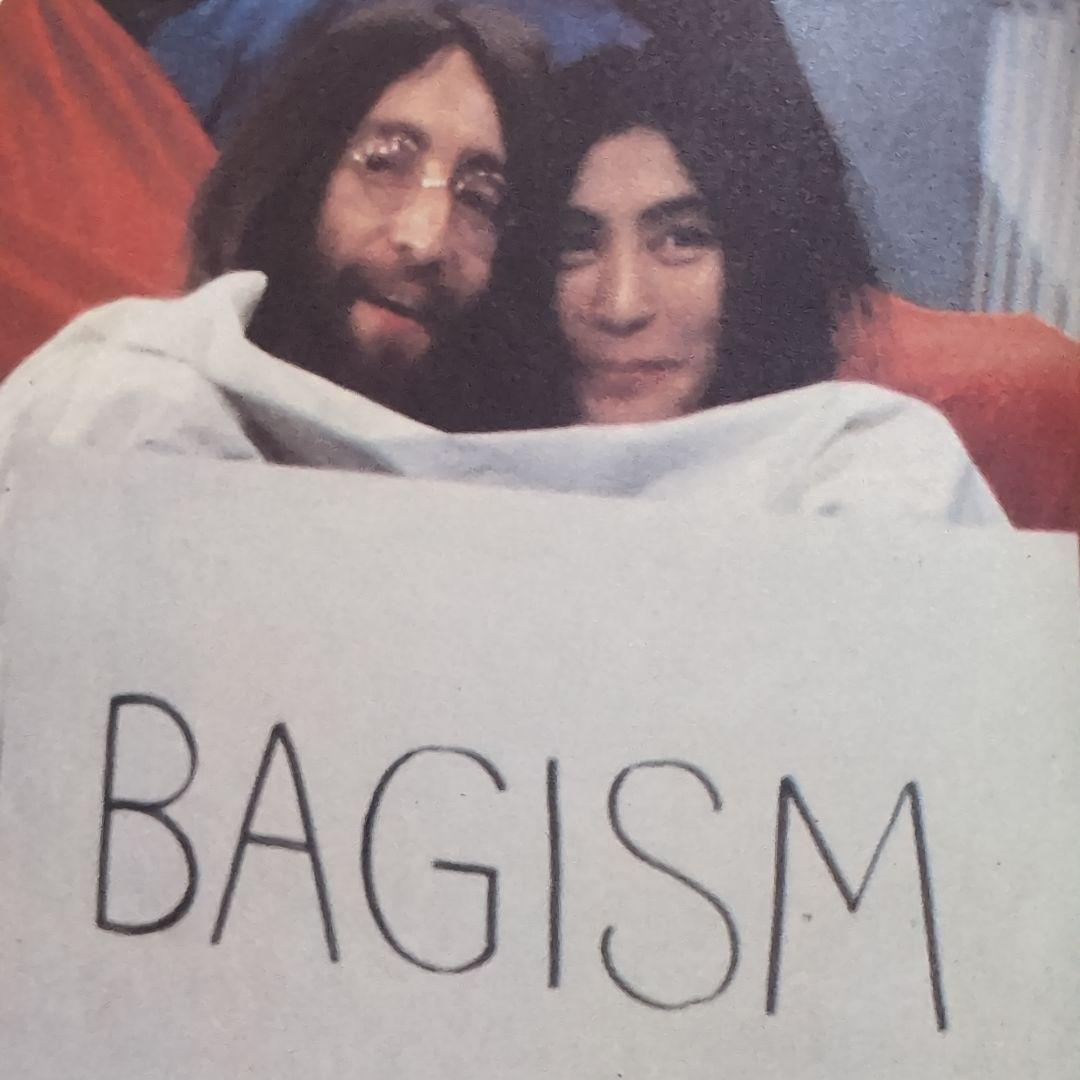 ビートルズ ストーリーと新聞切抜き