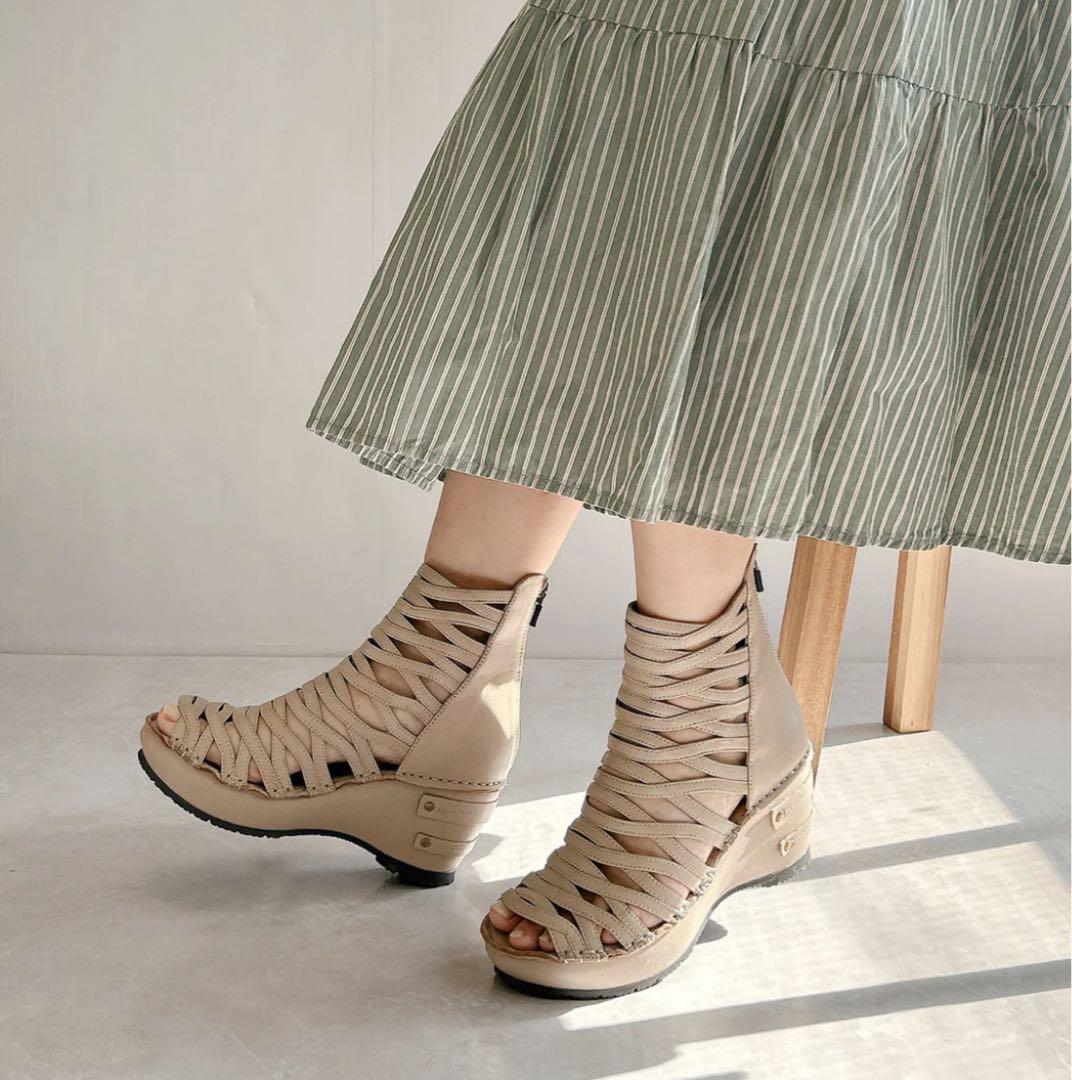 新品★ヒナデイグリーン 厚底 グラディエーター レザーサンダル （ベージュ）