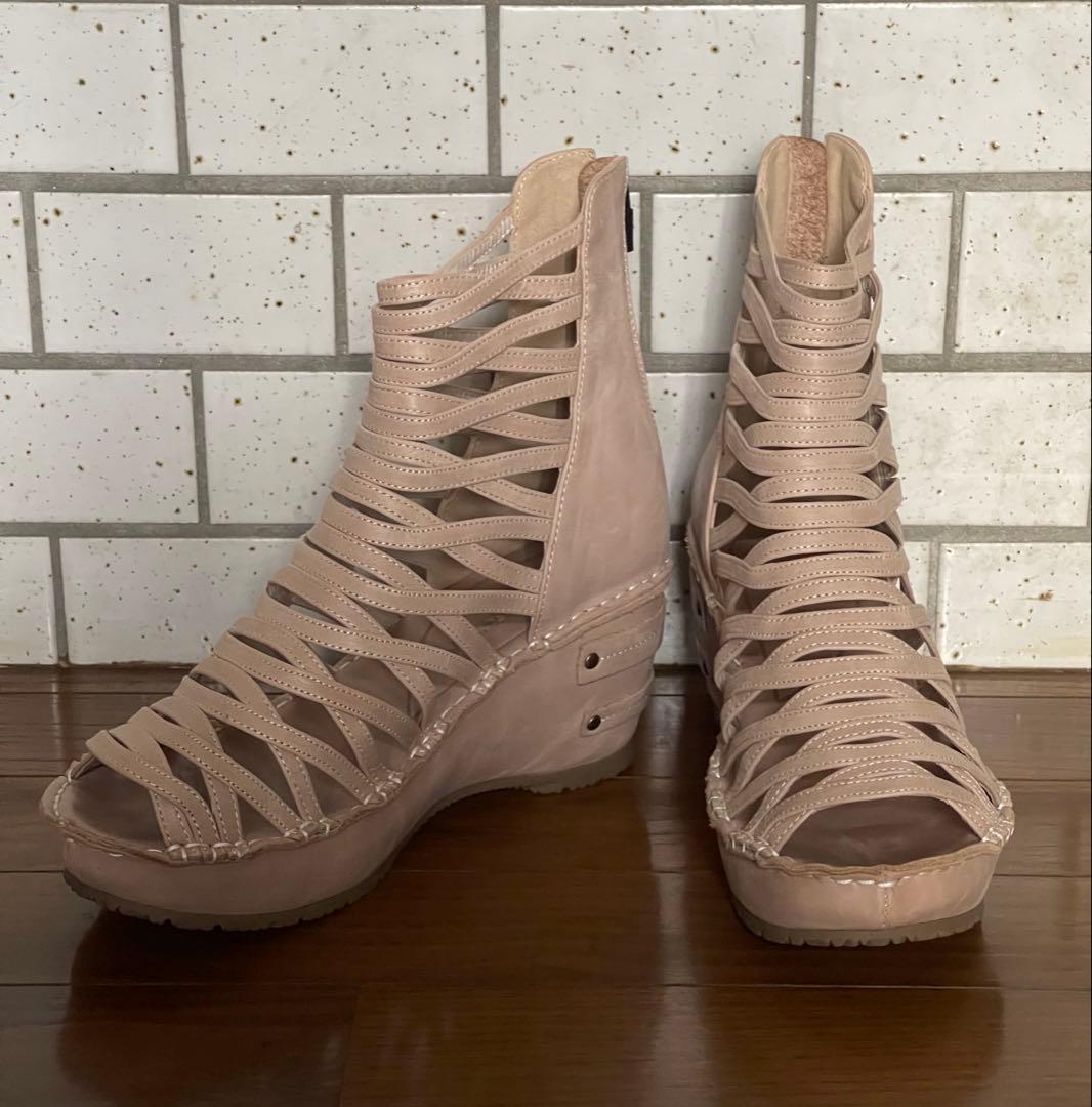 新品★ヒナデイグリーン 厚底 グラディエーター レザーサンダル （ベージュ）