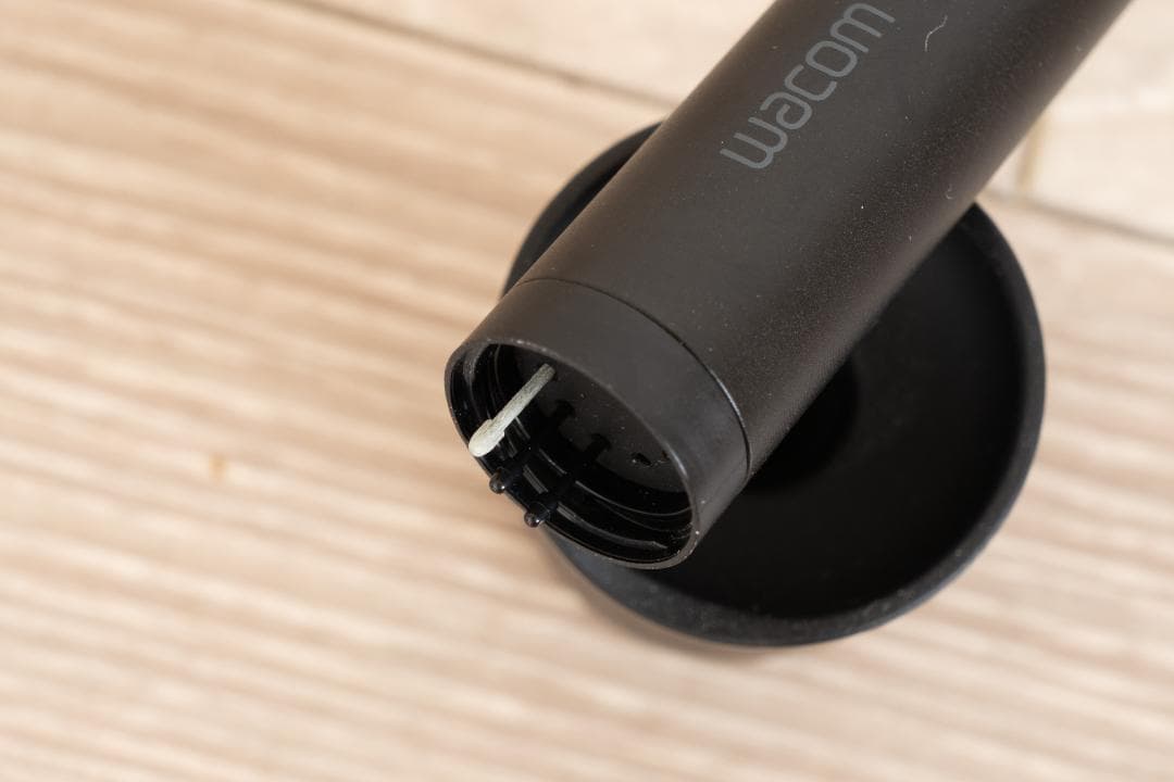 動作OK！Wacom 液晶ペンタブレットCintiq 13HD DTK-1301