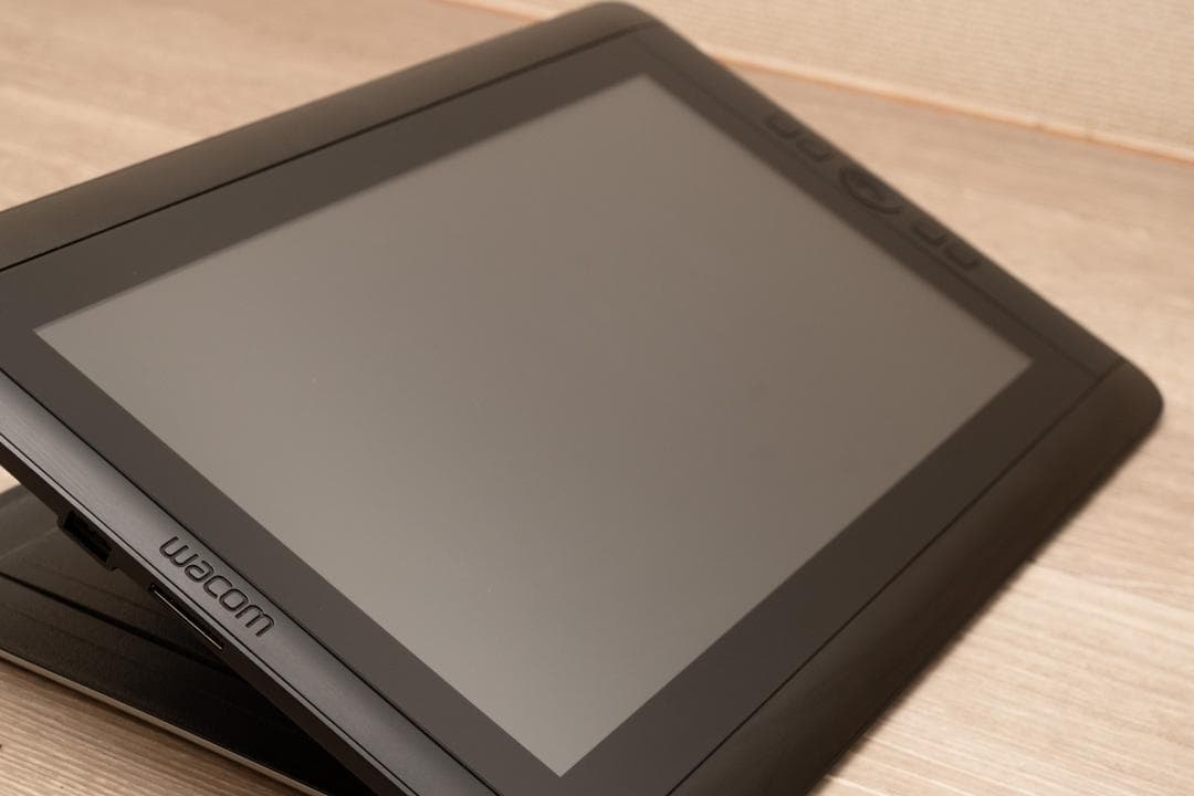 動作OK！Wacom 液晶ペンタブレットCintiq 13HD DTK-1301
