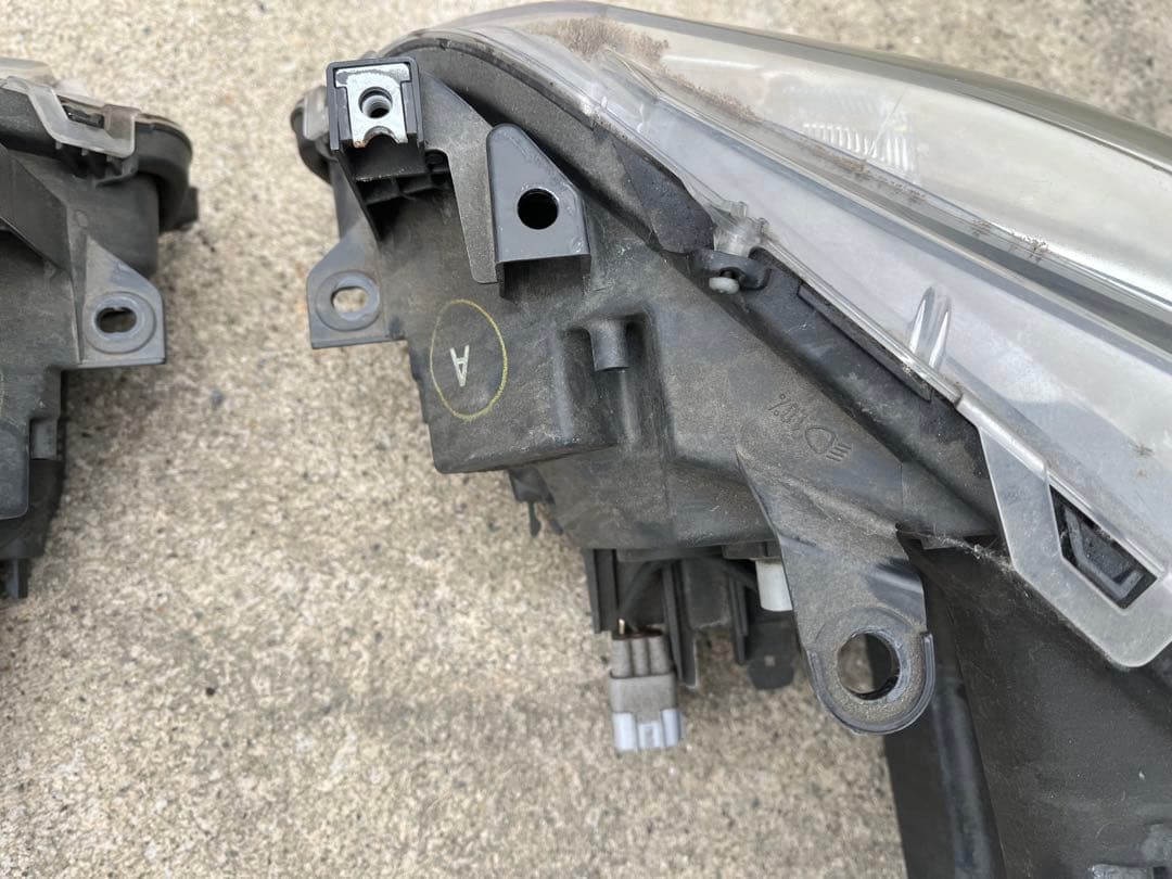 21系　前期　クラウンアスリート　ハイブリッド　ヘッドライト左右