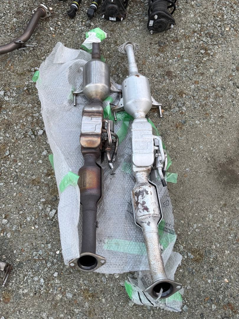 50プリウス 純正触媒