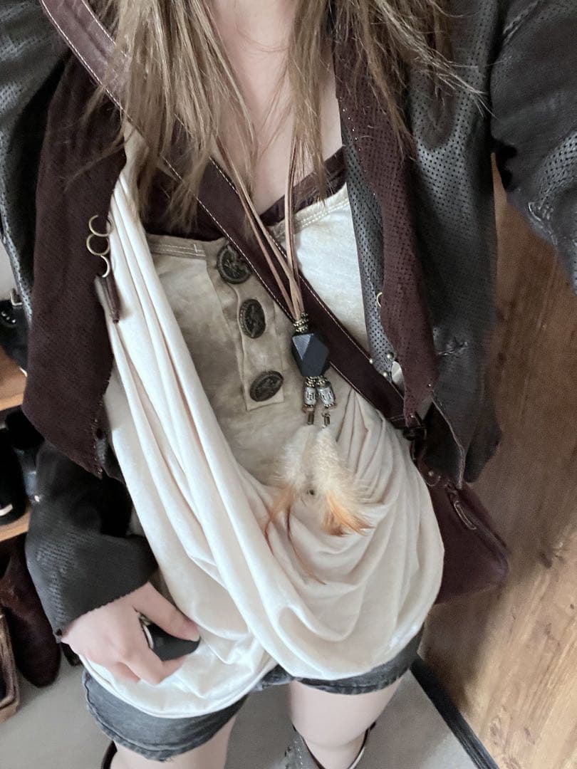 d.i.a. ネックレスつき レイヤード風平成ギャルトップス