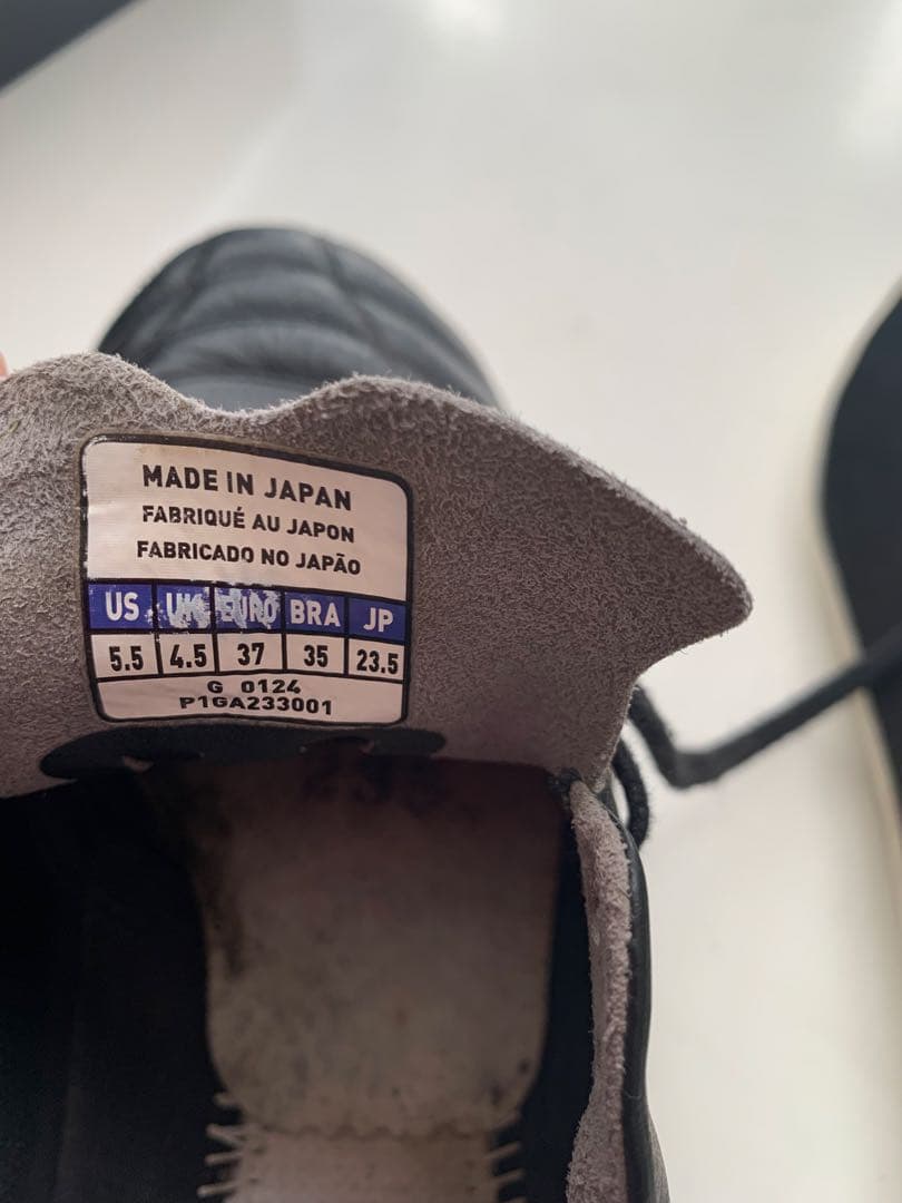 モレリアネオ4 23.5センチ