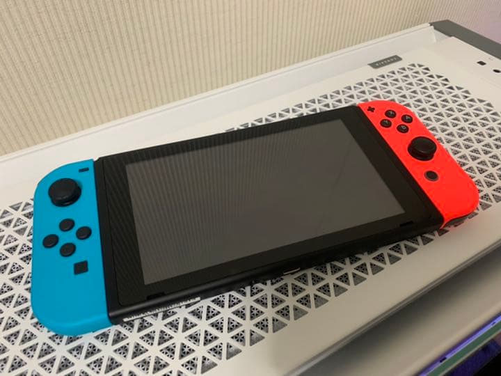 Nintendo Switch 本体 + Joy-Con充電グリップ