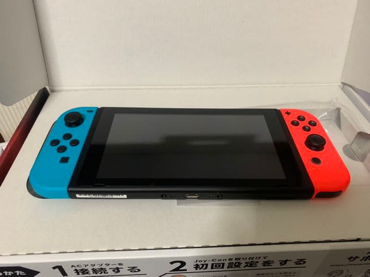 Nintendo Switch 本体 + Joy-Con充電グリップ