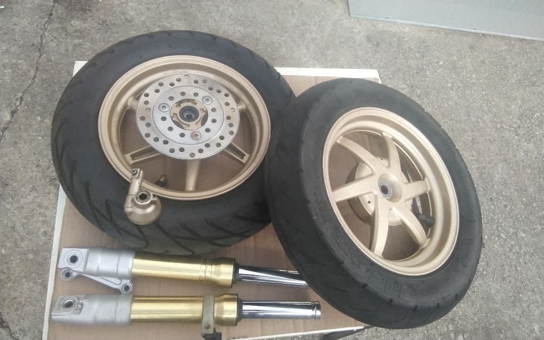 ライブディオZX 前後金ホイールとフロントフォーク　美品