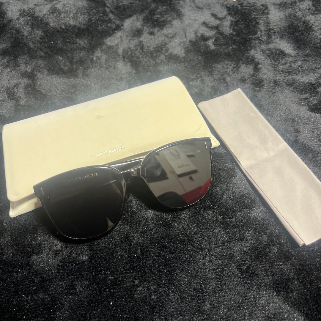 S*c様 GENTLE MONSTER ブラック キャットアイ サングラス