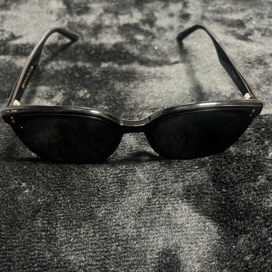 S*c様 GENTLE MONSTER ブラック キャットアイ サングラス