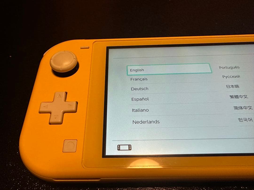 Switchライト 黄色