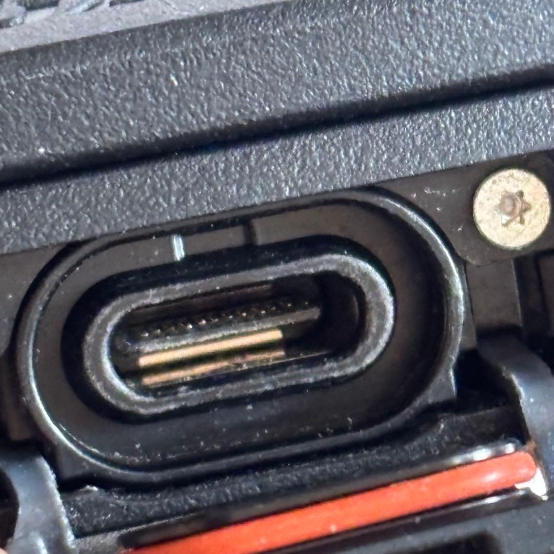 au KYY31 G'zOne TYPE-XX SIMロック解除済