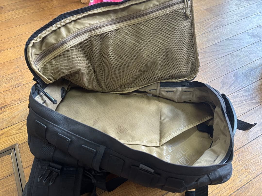 【最安値】HAZARD4 Sidewinder スリングバッグ　ブラック