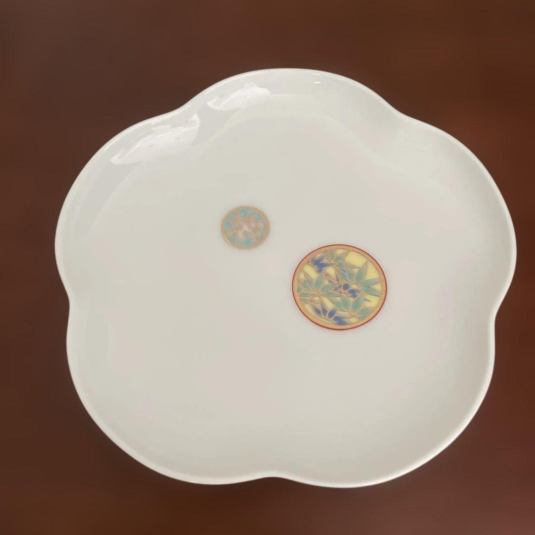 未使用　深川製磁　梅型銘々皿揃い　寿赤絵