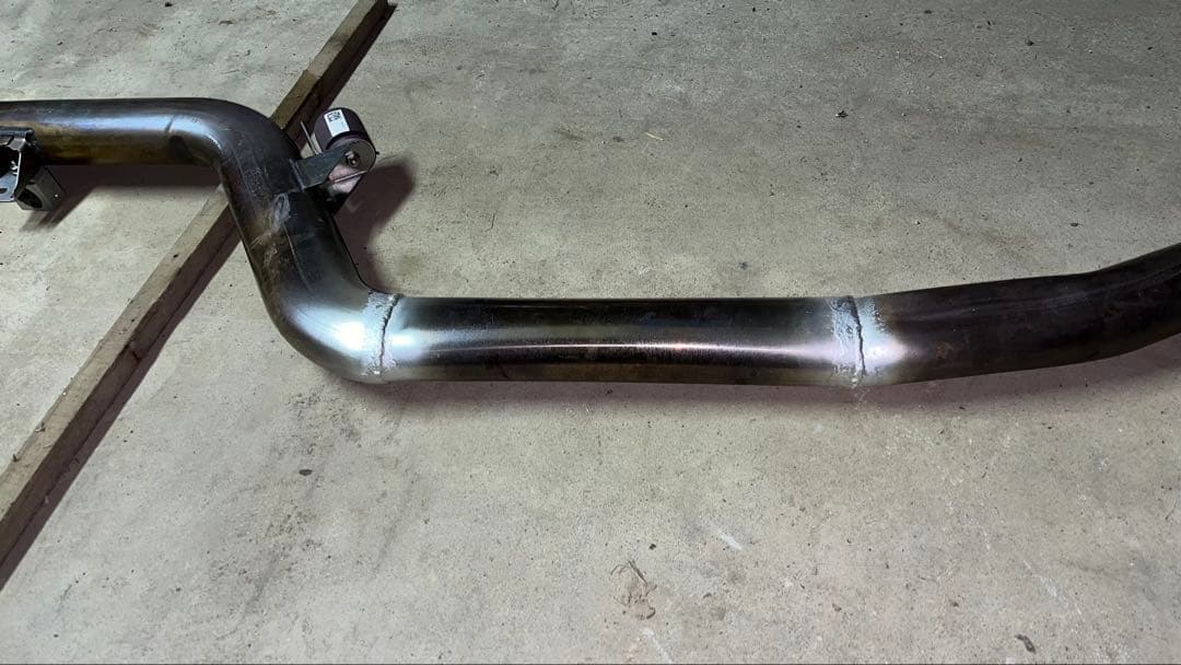 GRスープラ　純正マフラー　中抜き加工