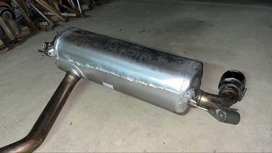 GRスープラ　純正マフラー　中抜き加工