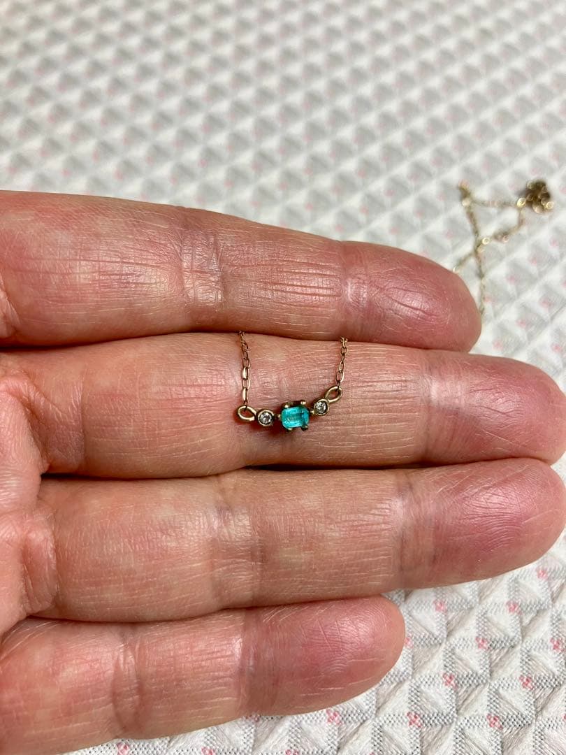 K10YG＊とてもかわいいパライバトルマリン＆ダイヤの両吊りネックレスです