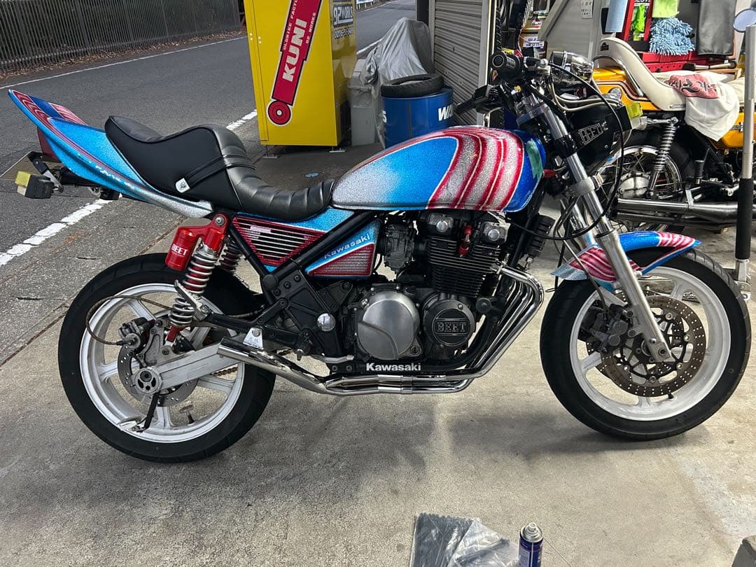 Ko　Kawasaki バイク カウル・フェンダー 青・赤 ゼファー400