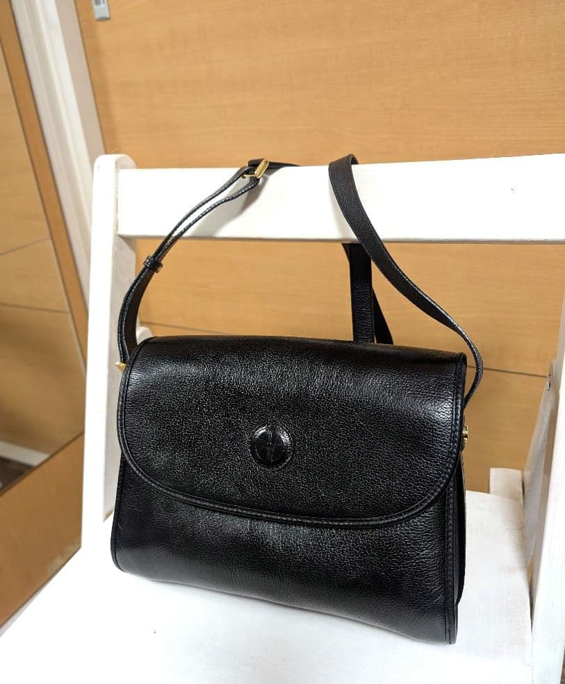 ♥極美品♥グッチ GUCCI ショルダーバッグ レザー 斜めがけ ブラック
