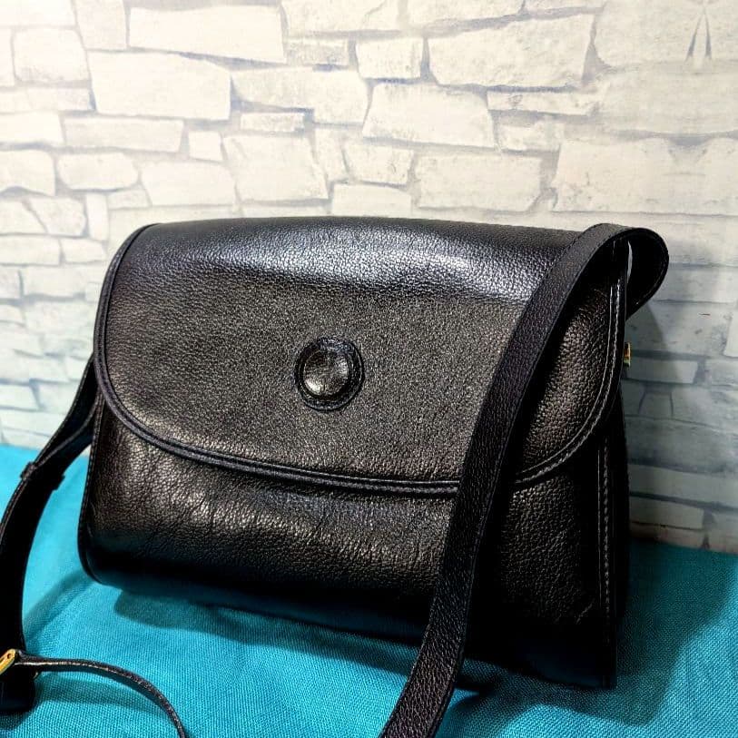 ♥極美品♥グッチ GUCCI ショルダーバッグ レザー 斜めがけ ブラック