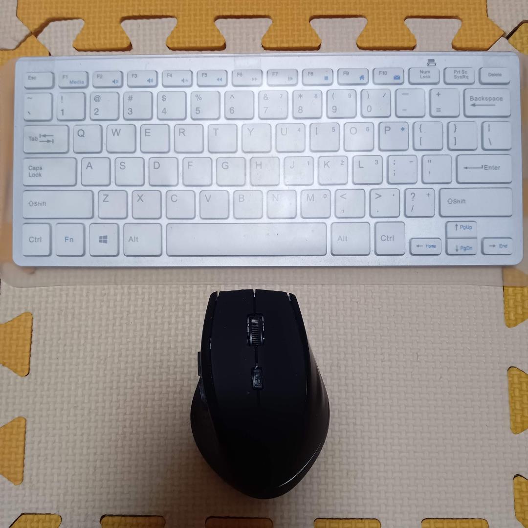 win11 i5-8500 メモリ24G 新品SSD240G キーボド＆マウス付