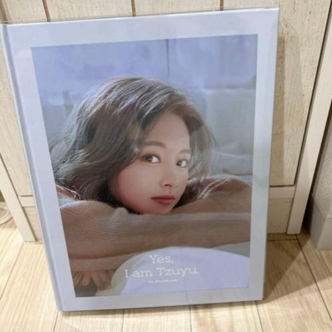 廃盤写真集⭐︎Yes, I am Tzuyu. 1ST PHOTOBOOKBlue