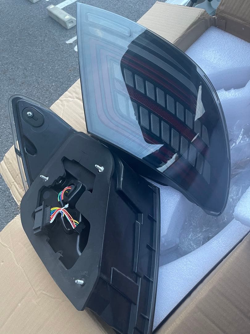 ブ*式様 メルセデス・ベンツ Cクラス W204用　ナミックテールランプ