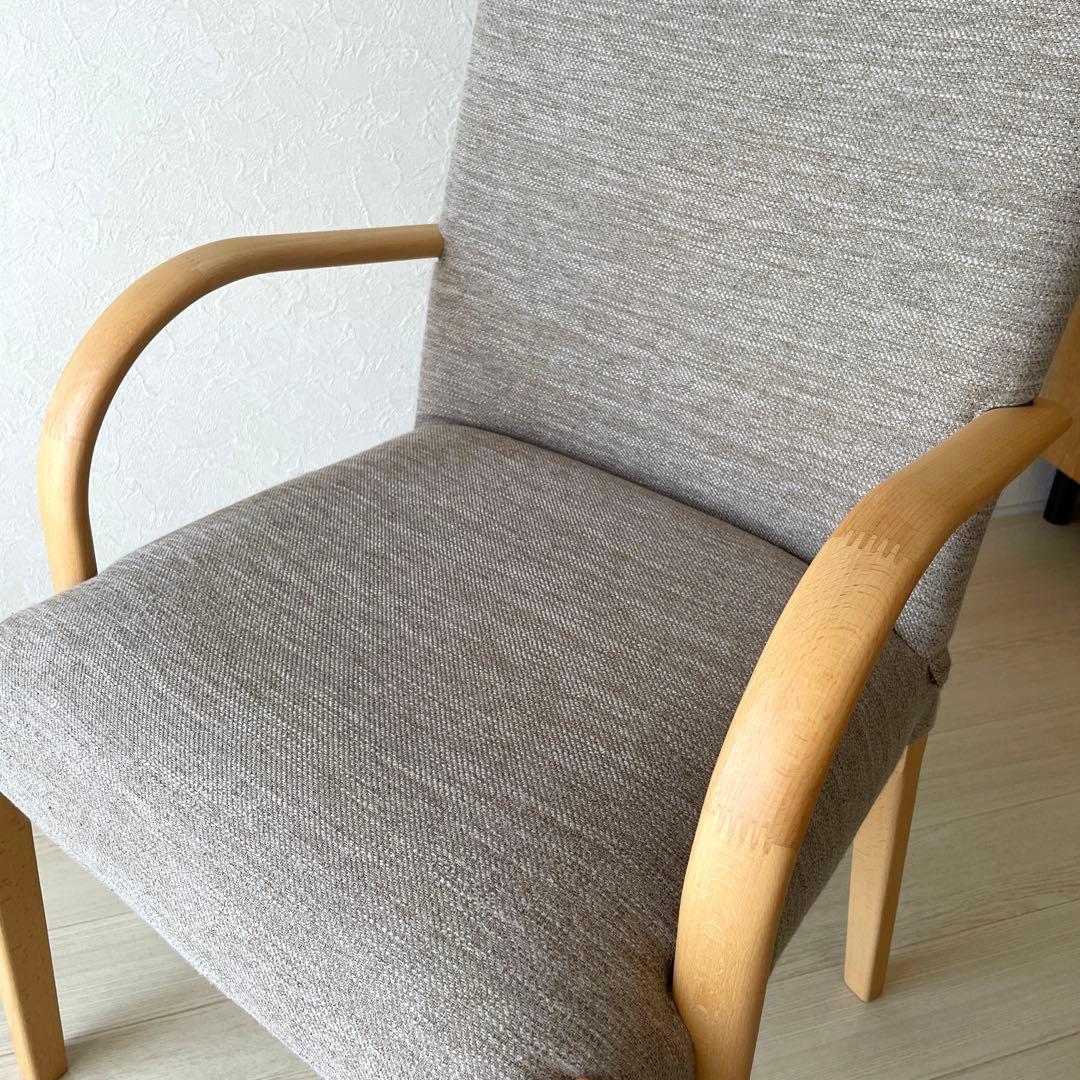 hoco●ニトリ●北欧レトロ　天然木製ダイニングチェア肘付き　1脚