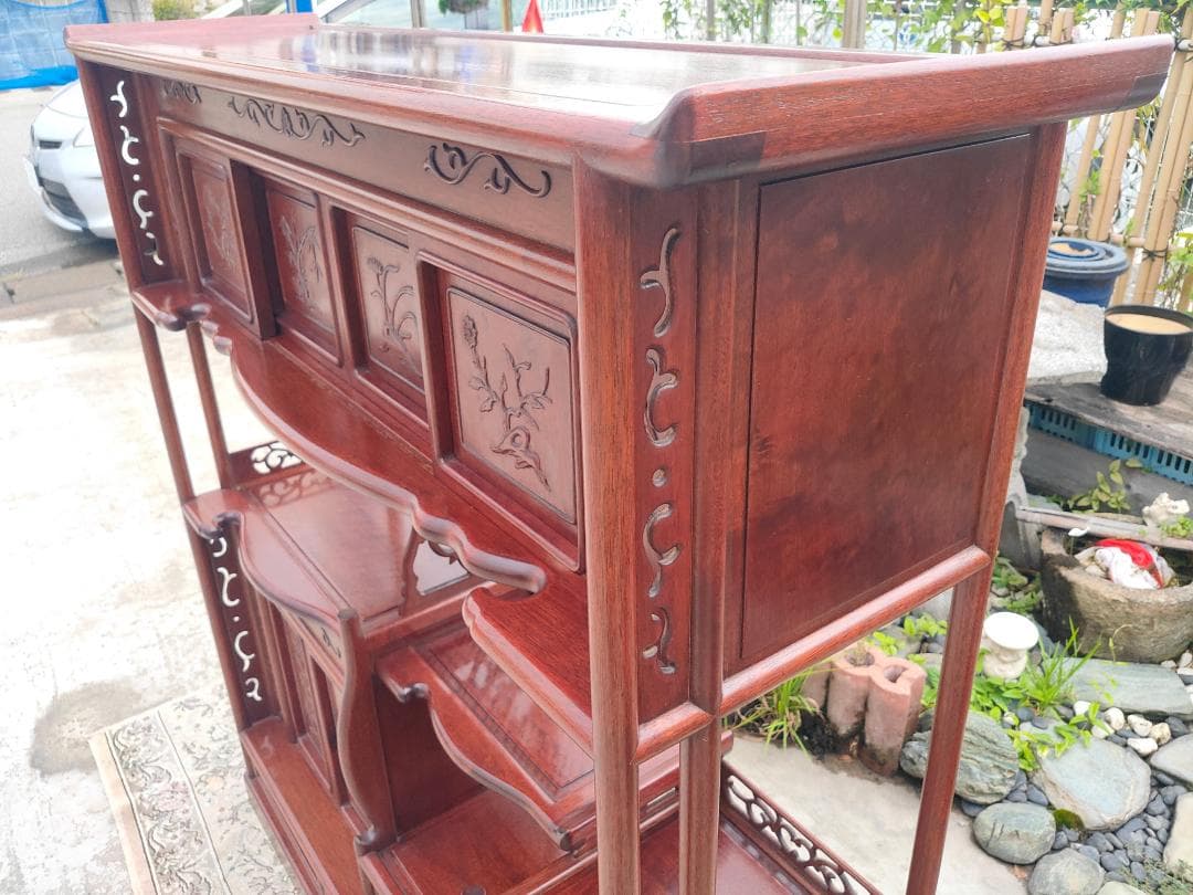 (送料設置込み)高級茶棚☆茶箪笥☆唐木飾り棚☆収納棚☆透かし彫り☆無垢