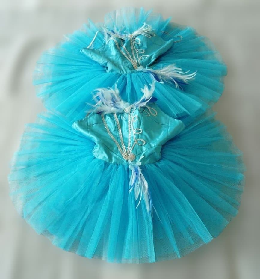 バレエ　クラシックチュチュ　 シルビア製水色　Ｓサイズ 2着まとめ 髪飾り、袖付