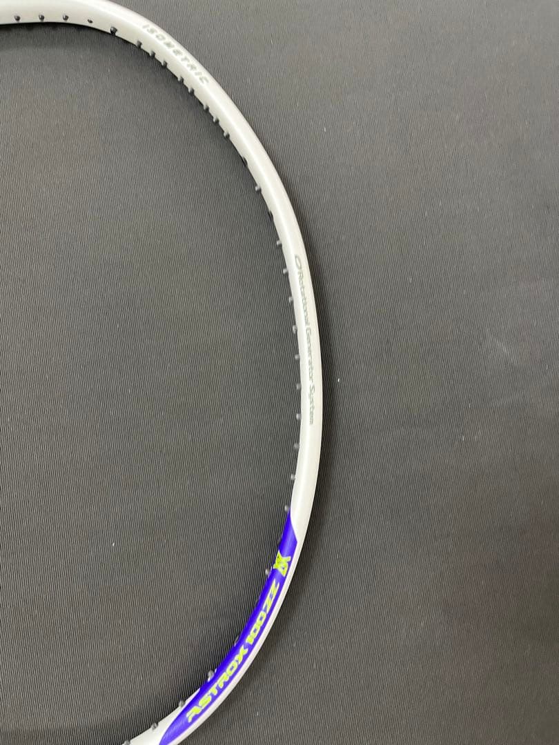 4ug6 アストロクス100ZVA 新品　ヨネックス　バドミントン