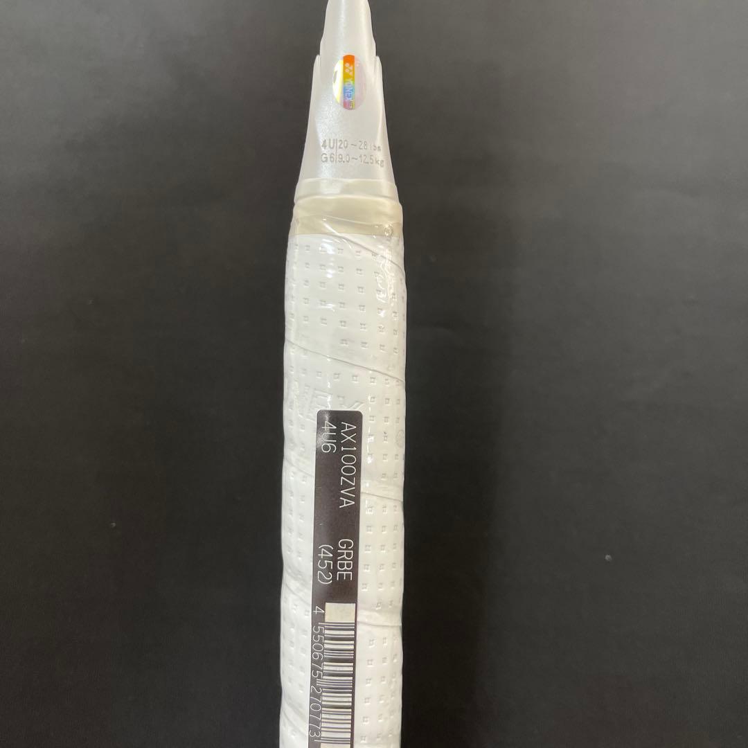 4ug6 アストロクス100ZVA 新品　ヨネックス　バドミントン