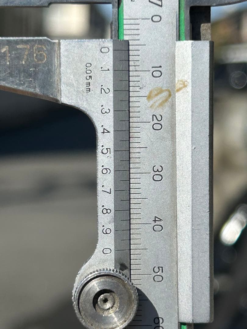 美品送料込　アルミ付スタッドレスタイヤ４本　黒ナット付225/65-17 SUV