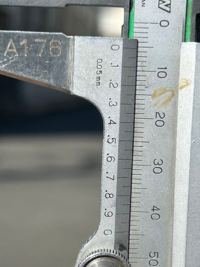 美品送料込　アルミ付スタッドレスタイヤ４本　黒ナット付225/65-17 SUV