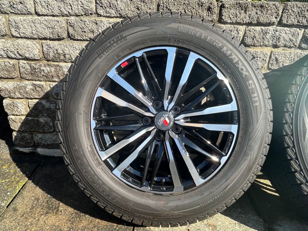 美品送料込　アルミ付スタッドレスタイヤ４本　黒ナット付225/65-17 SUV