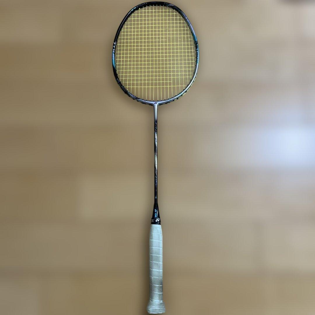 ヨネックス　バドミントンラケット　アストロクス88sツアー