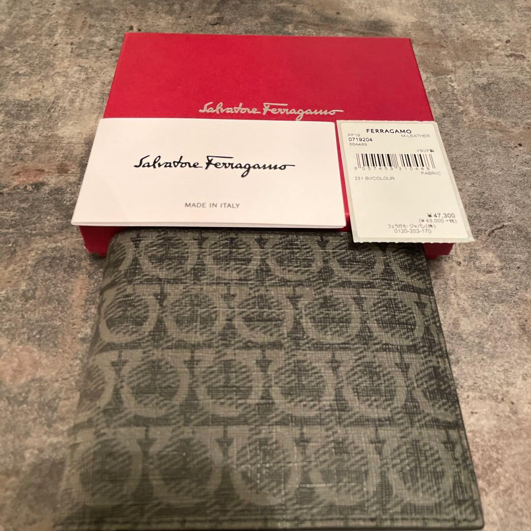 【新品】Salvatore Ferragamo 財布