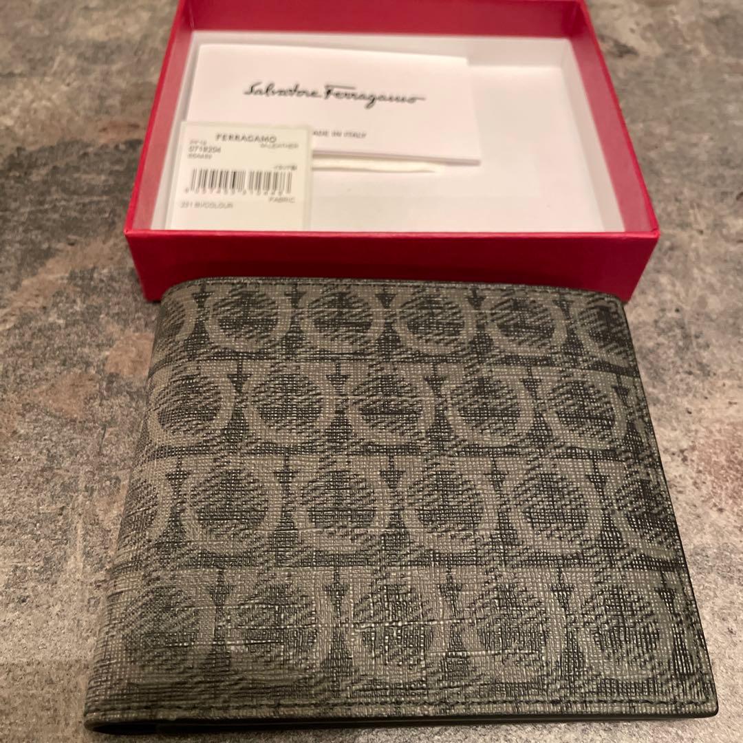 【新品】Salvatore Ferragamo 財布