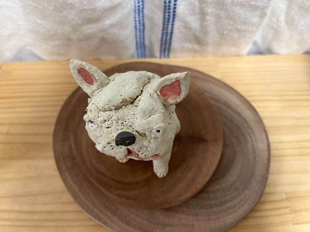前川幸市　犬　フレンチブルドッグ　置物　陶芸　作家　ボストンテリア　白い犬