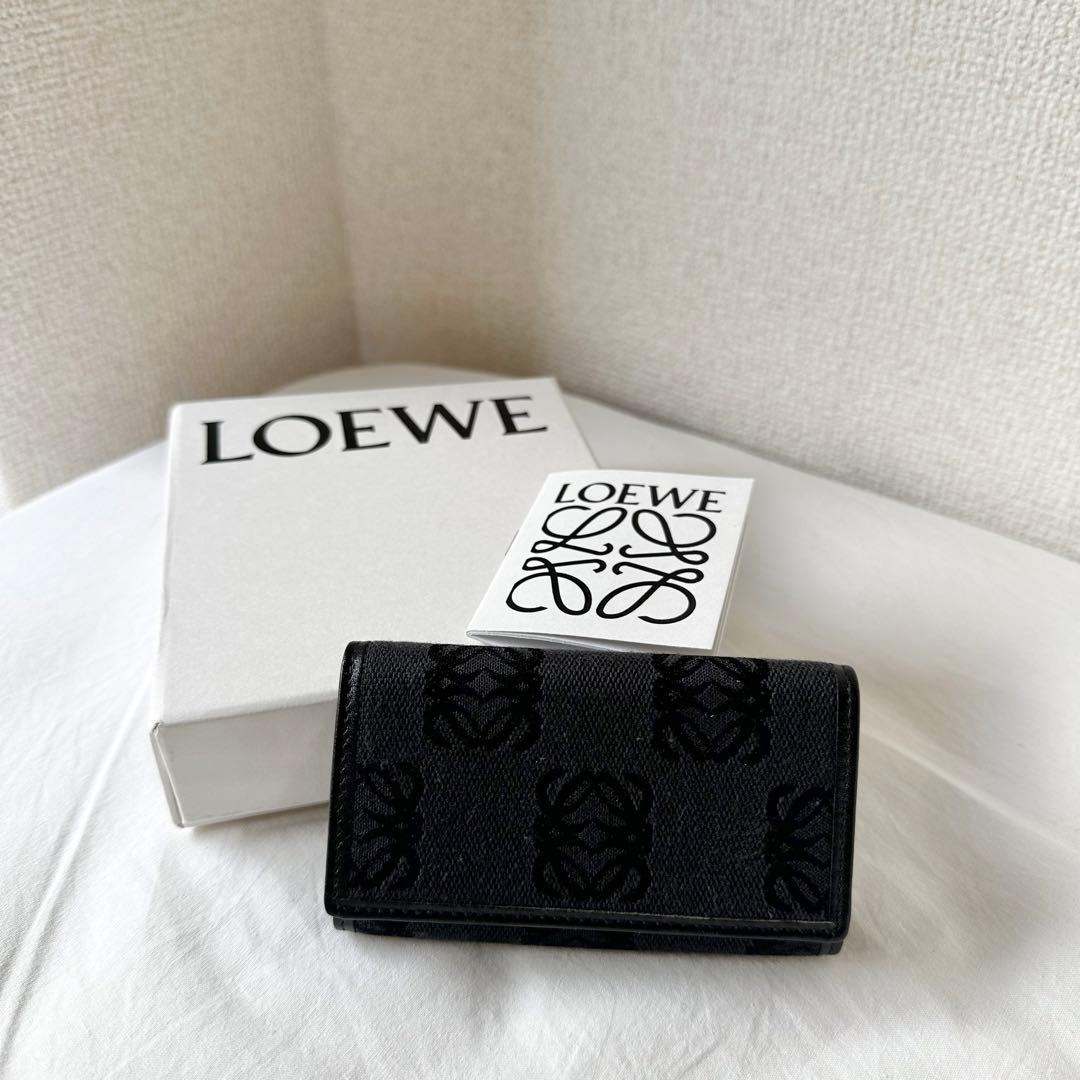 【新品美品】LOEWE ブラック レザー アナグラムキーケース