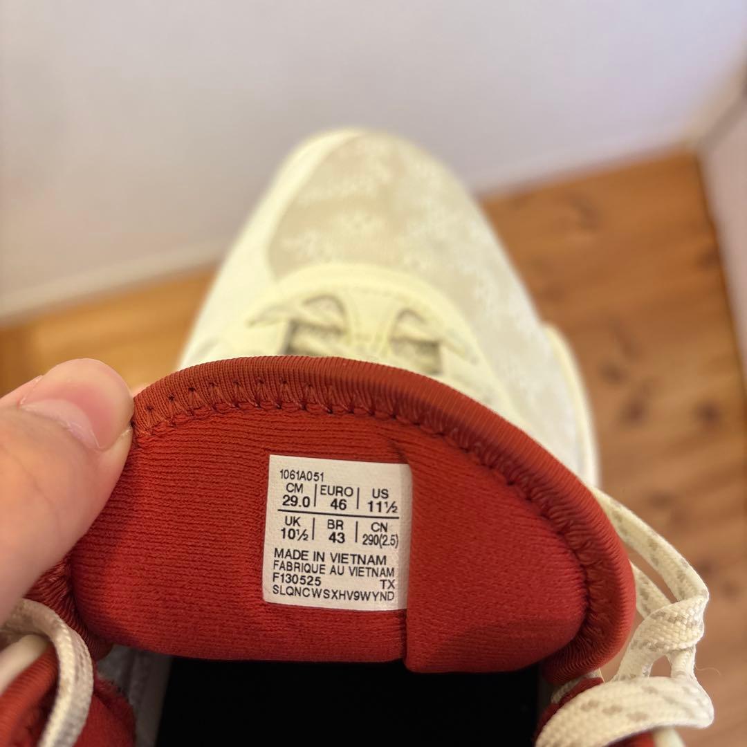 asics バスケットボールシューズ ホワイト/レッド