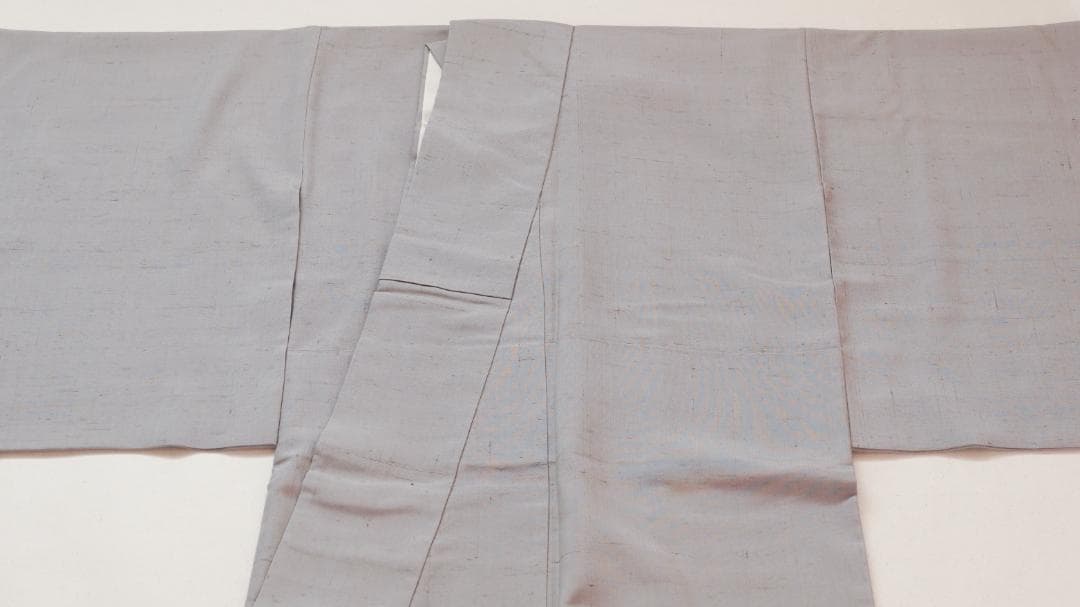ペールグレーの上質な紬　佐伯武晴　作家物　正絹