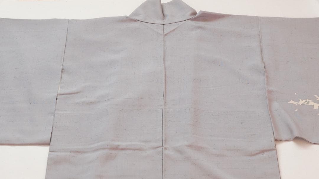 ペールグレーの上質な紬　佐伯武晴　作家物　正絹