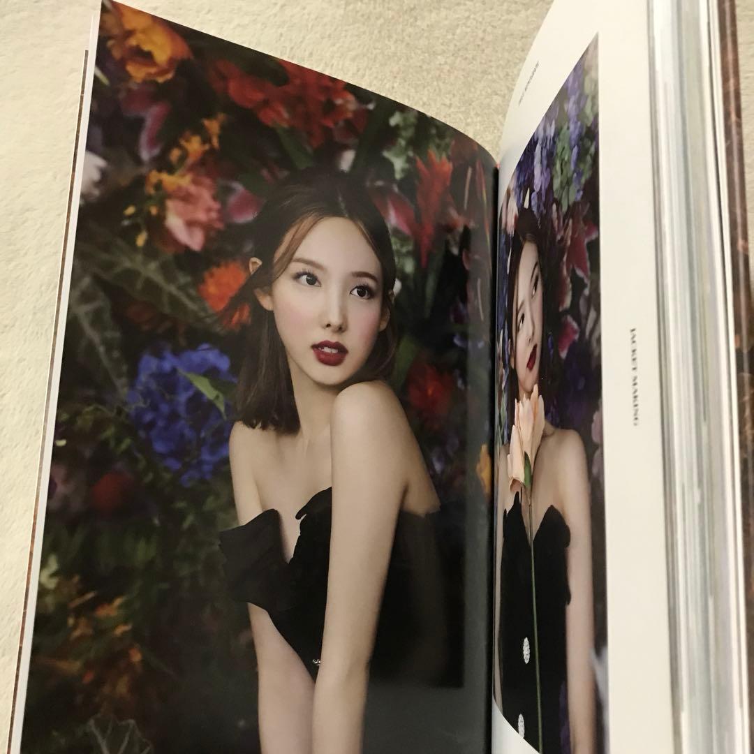 TWICE モノグラフ Eyes wide open 未開封　monograph