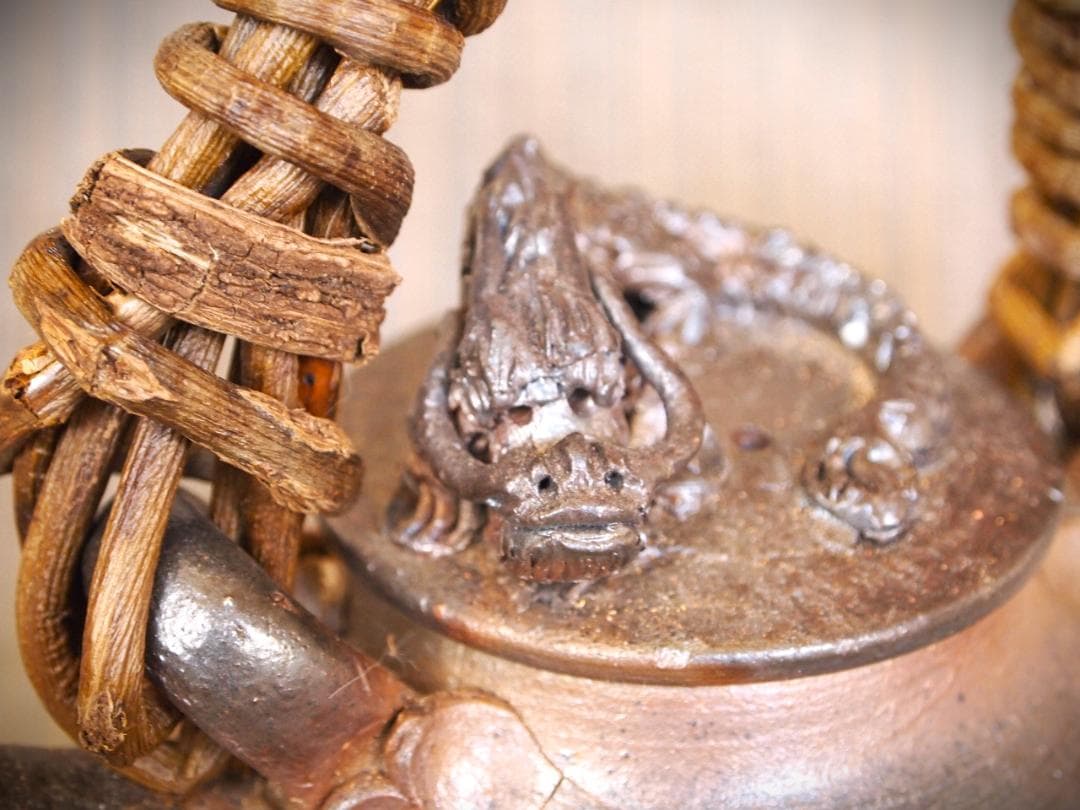 新品★竹内靖之【師：山本陶秀】★★備前龍摘み籐手付き面取り土瓶